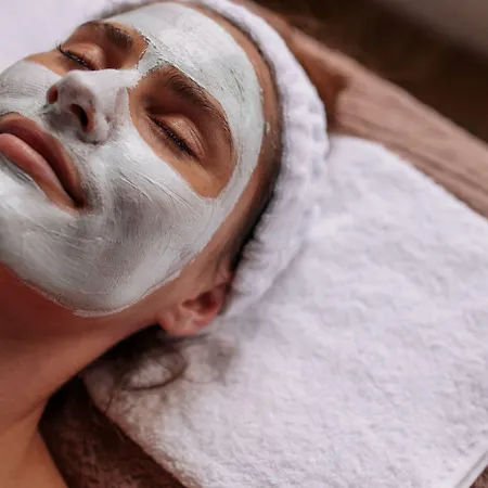 酒店 La Tartane 圣特罗佩